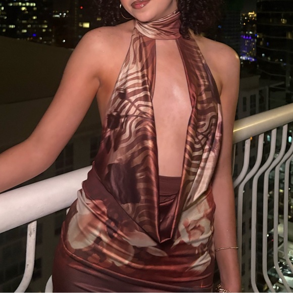 OUTCAST AMLIA DRESS - Picture 2 of 8